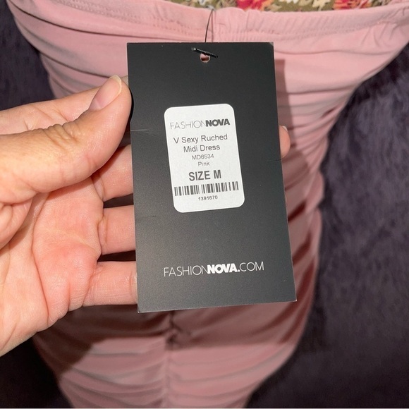 Fashion Nova V Neckline Ruched Sexy Dress - Picture 4 of 7